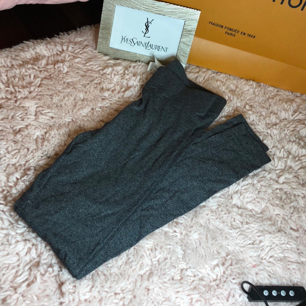 Dark gray leggings 🖤